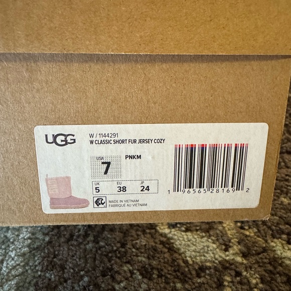 UGG Womens Classic Short Fur Jersey Cozy - Picture 9 of 9